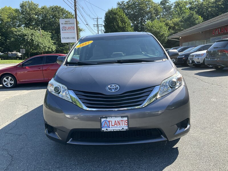 toyota sienna 2017 5TDJZ3DC4HS157703 image toyota sienna 2017 5TDJZ3DC4HS157703 image
