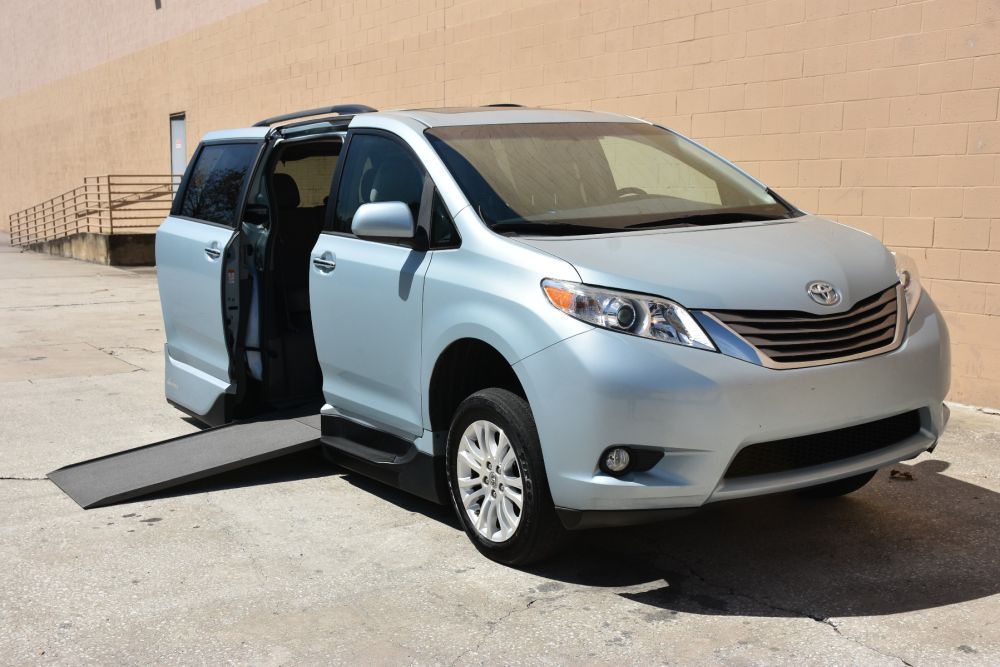 toyota sienna 2017 5TDYZ3DC2HS869206 image toyota sienna 2017 5TDYZ3DC2HS869206 image