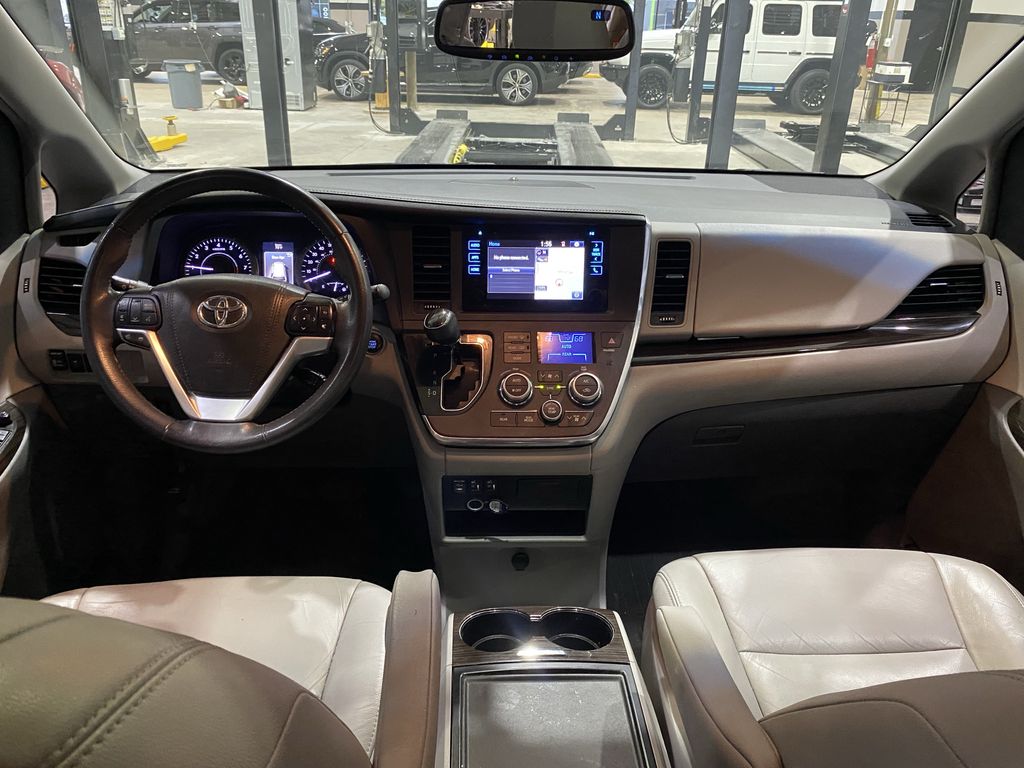 toyota sienna 2017 5TDYZ3DC3HS835985 image toyota sienna 2017 5TDYZ3DC3HS835985 image