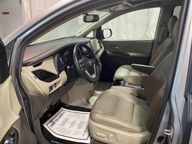 toyota sienna 2017 5TDYZ3DC4HS815518 image toyota sienna 2017 5TDYZ3DC4HS815518 image