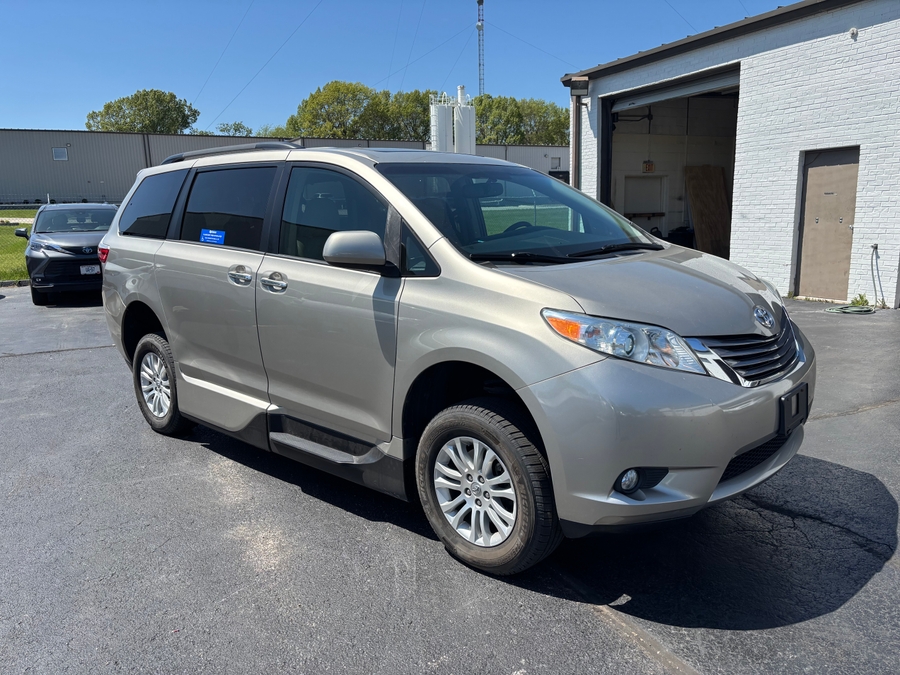 toyota sienna 2017 5TDYZ3DC9HS824053 image toyota sienna 2017 5TDYZ3DC9HS824053 image