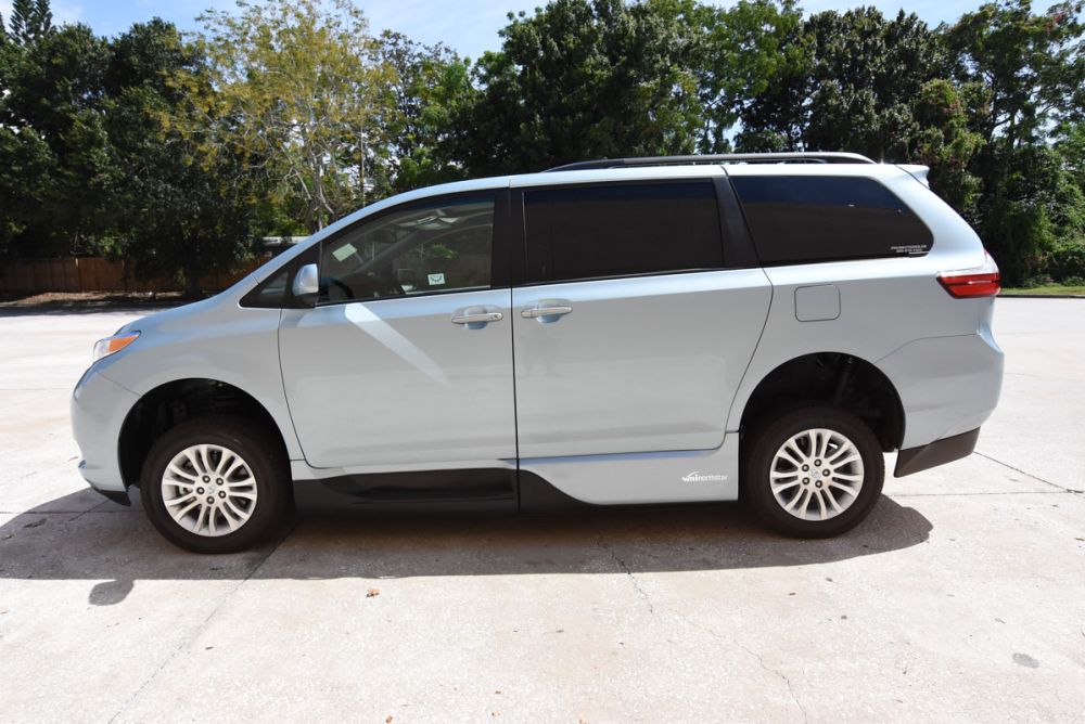 toyota sienna 2017 5TDYZ3DC2HS827408 image toyota sienna 2017 5TDYZ3DC2HS827408 image