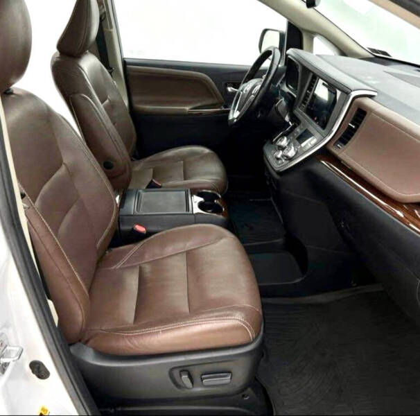 toyota sienna 2017 5TDYZ3DC2HS830583 image