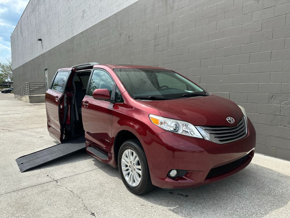 toyota sienna 2017 5TDYZ3DC2HS817879 image toyota sienna 2017 5TDYZ3DC2HS817879 image