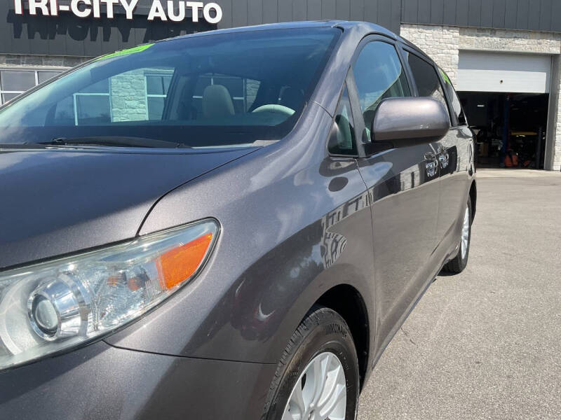toyota sienna 2012 5TDYK3DC5CS252931 image toyota sienna 2012 5TDYK3DC5CS252931 image