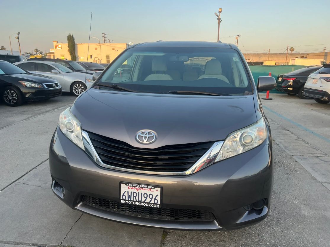 toyota sienna 2012 5TDKK3DC8CS262004 image toyota sienna 2012 5TDKK3DC8CS262004 image