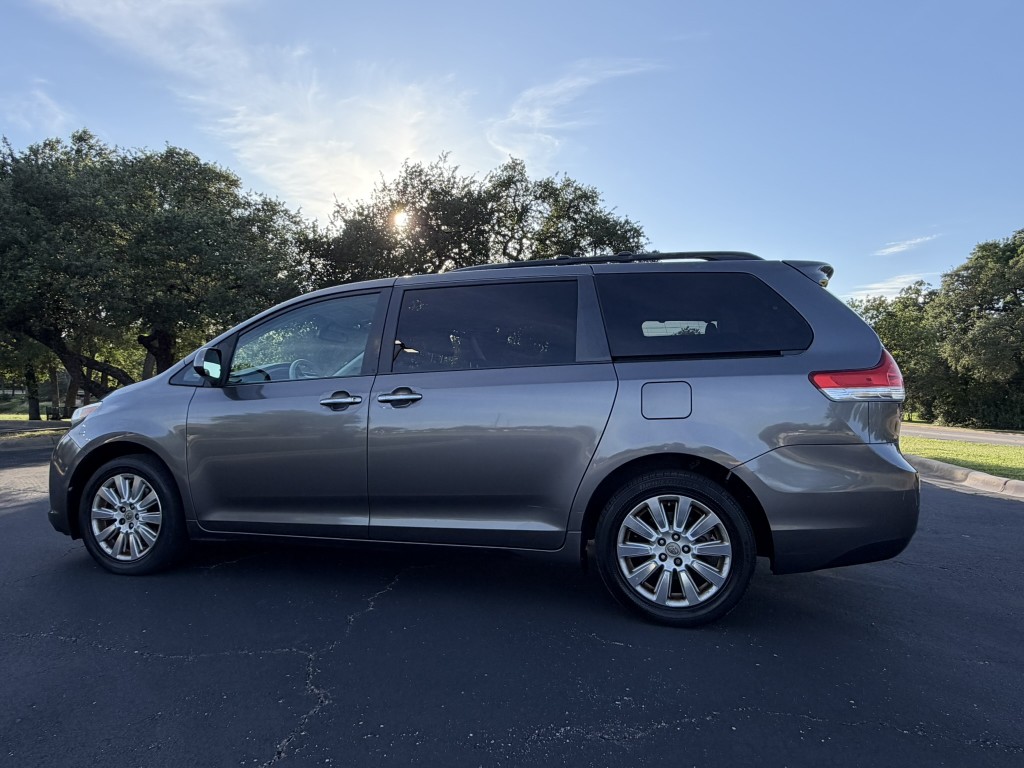 toyota sienna 2012 5TDDK3DC9CS034828 image toyota sienna 2012 5TDDK3DC9CS034828 image
