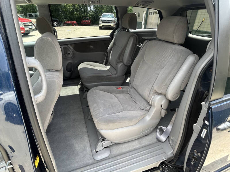 toyota sienna 2004 5TDZA23C14S057008 image toyota sienna 2004 5TDZA23C14S057008 image