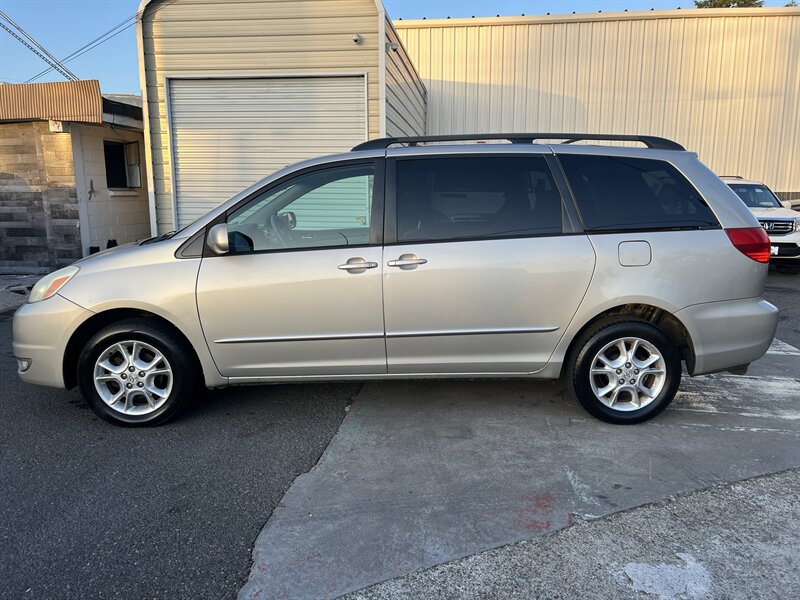 toyota sienna 2004 5TDBA22C34S012168 image