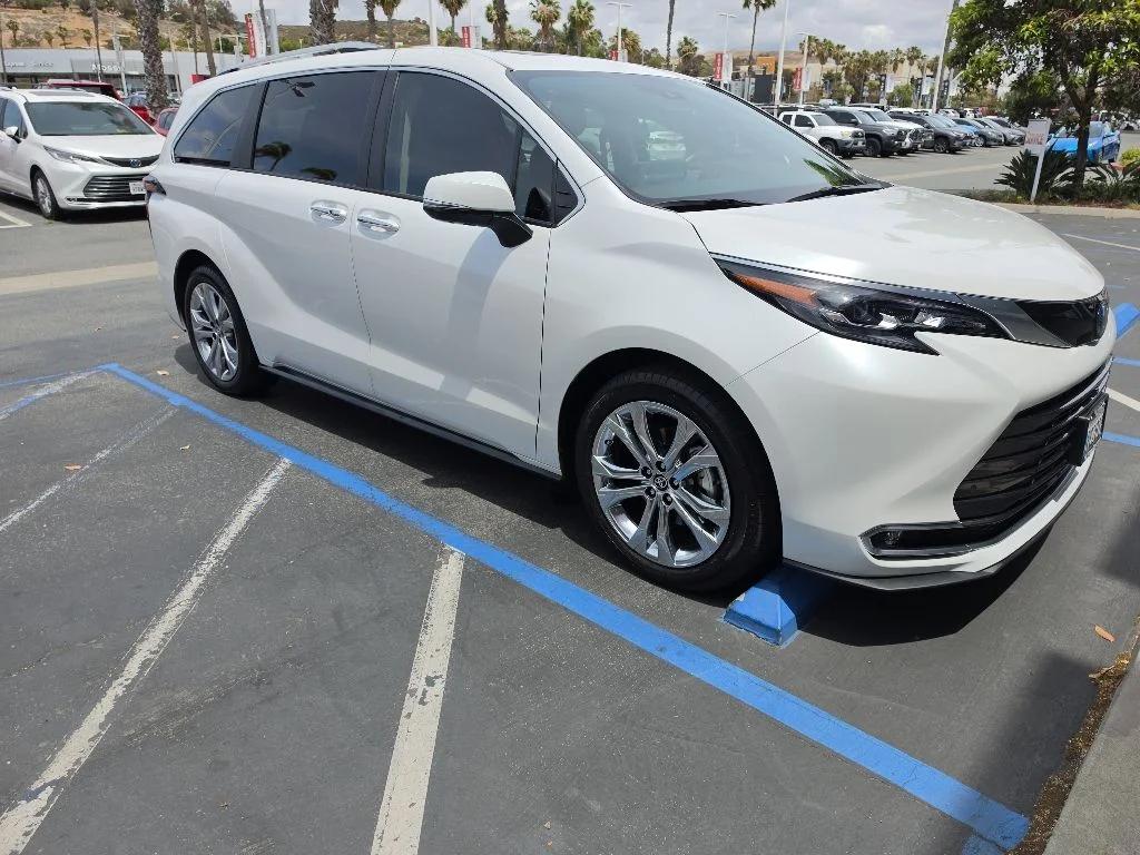 toyota sienna 2024 5TDERKEC8RS198671 image toyota sienna 2024 5TDERKEC8RS198671 image