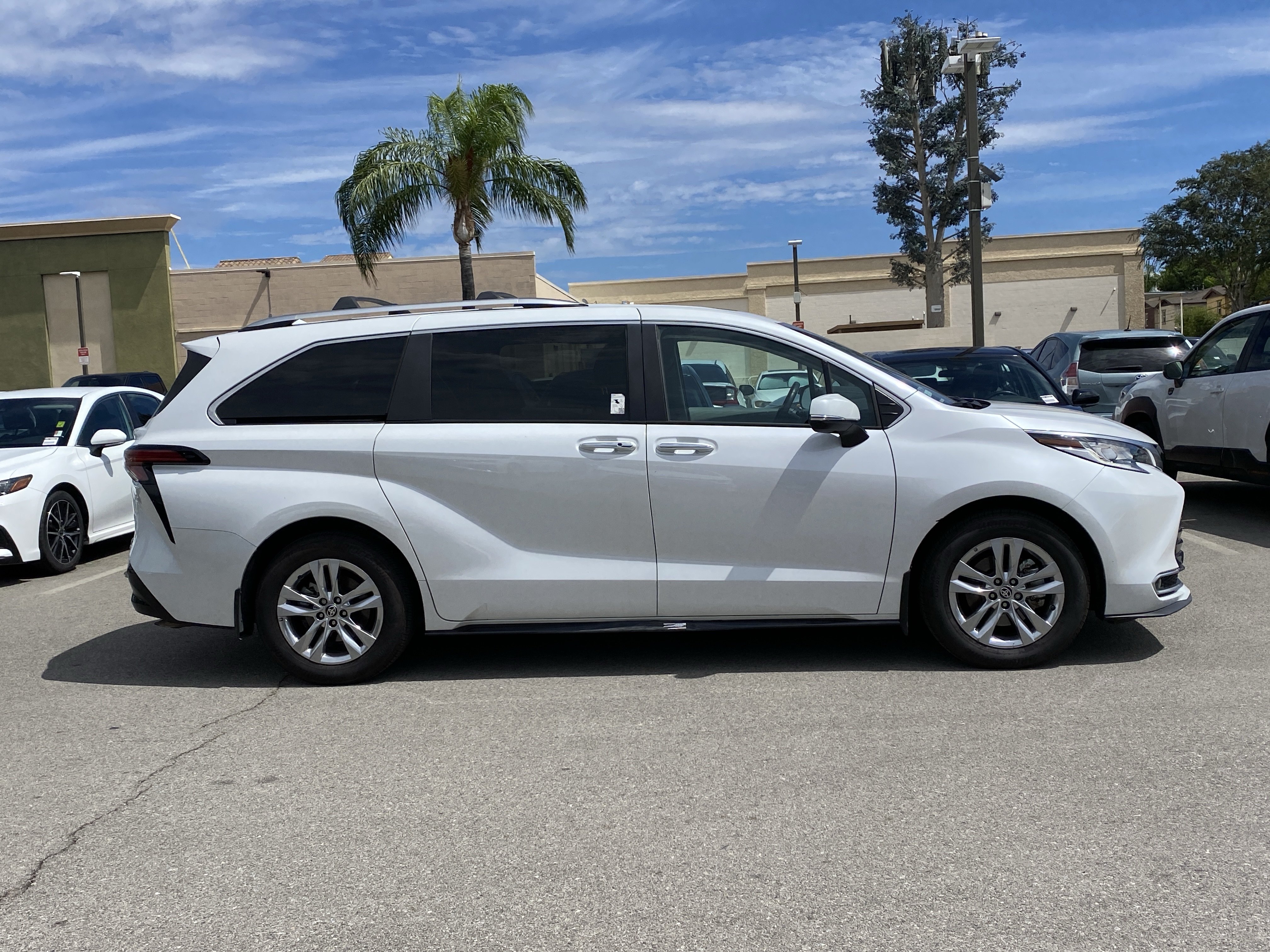 toyota sienna 2024 5TDZRKEC6RS184463 image toyota sienna 2024 5TDZRKEC6RS184463 image