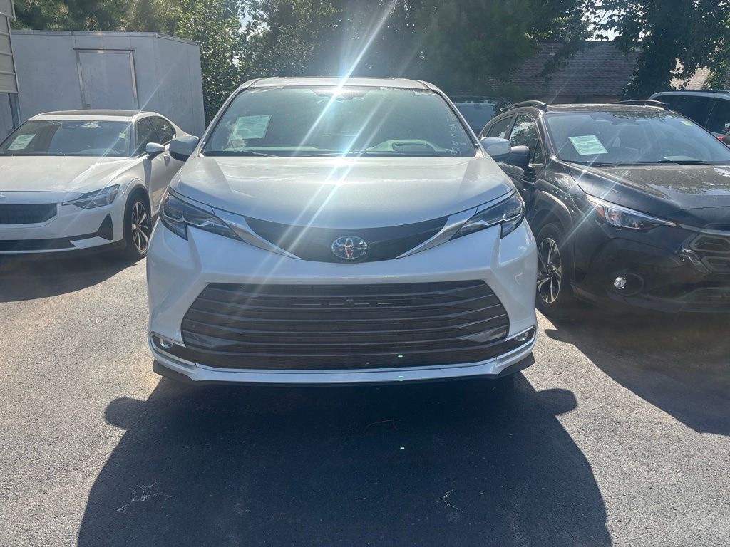 toyota sienna 2024 5TDERKEC7RS195311 image toyota sienna 2024 5TDERKEC7RS195311 image
