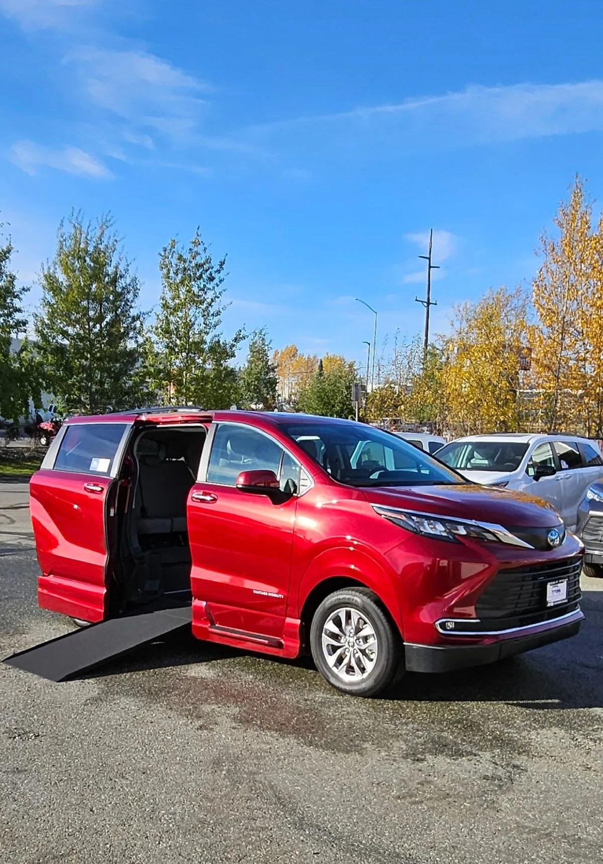 toyota sienna 2024 5TDJSKFC4RS136024 image toyota sienna 2024 5TDJSKFC4RS136024 image
