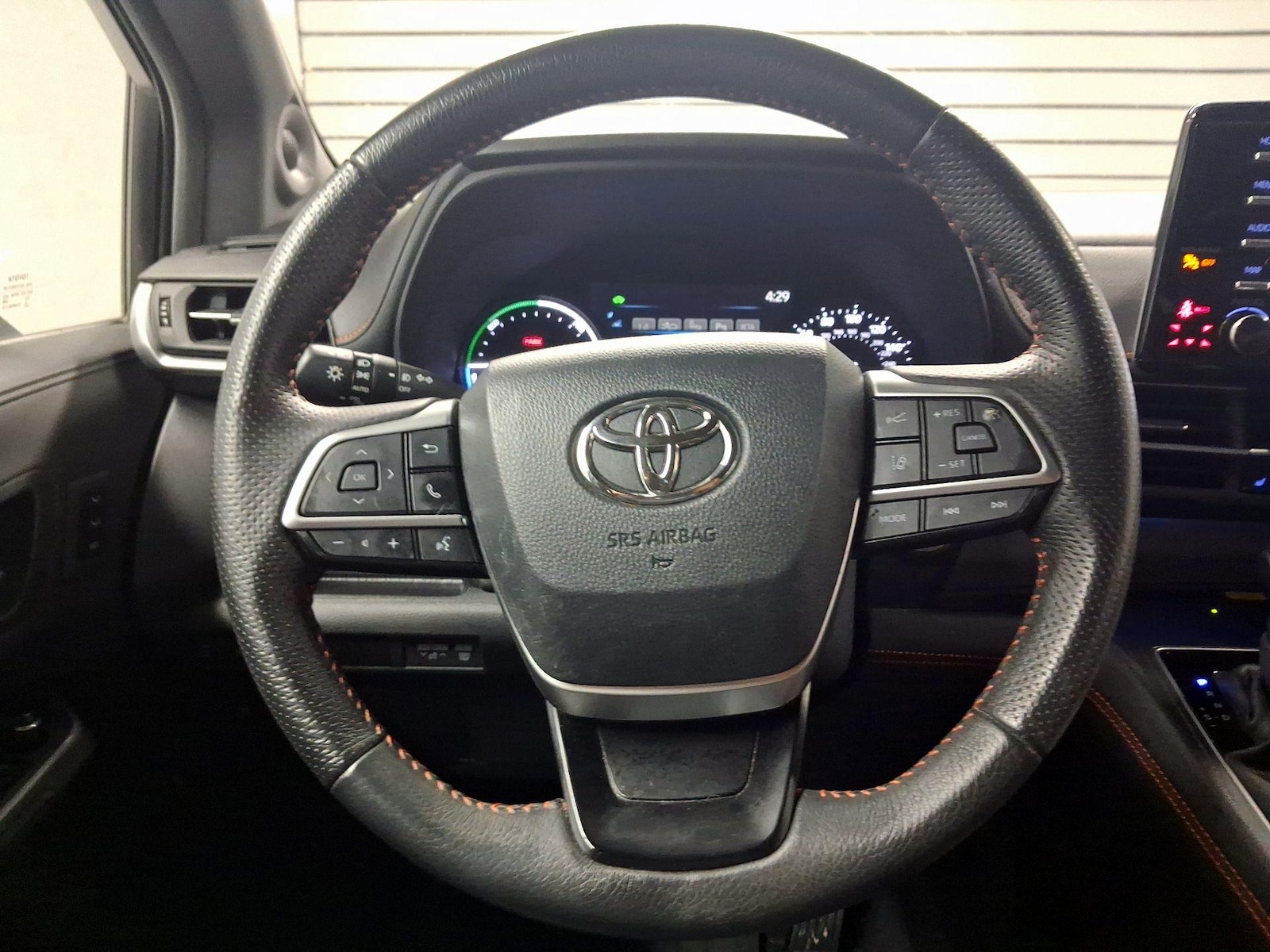 toyota sienna 2024 5TDCSKFC5RS135473 image toyota sienna 2024 5TDCSKFC5RS135473 image