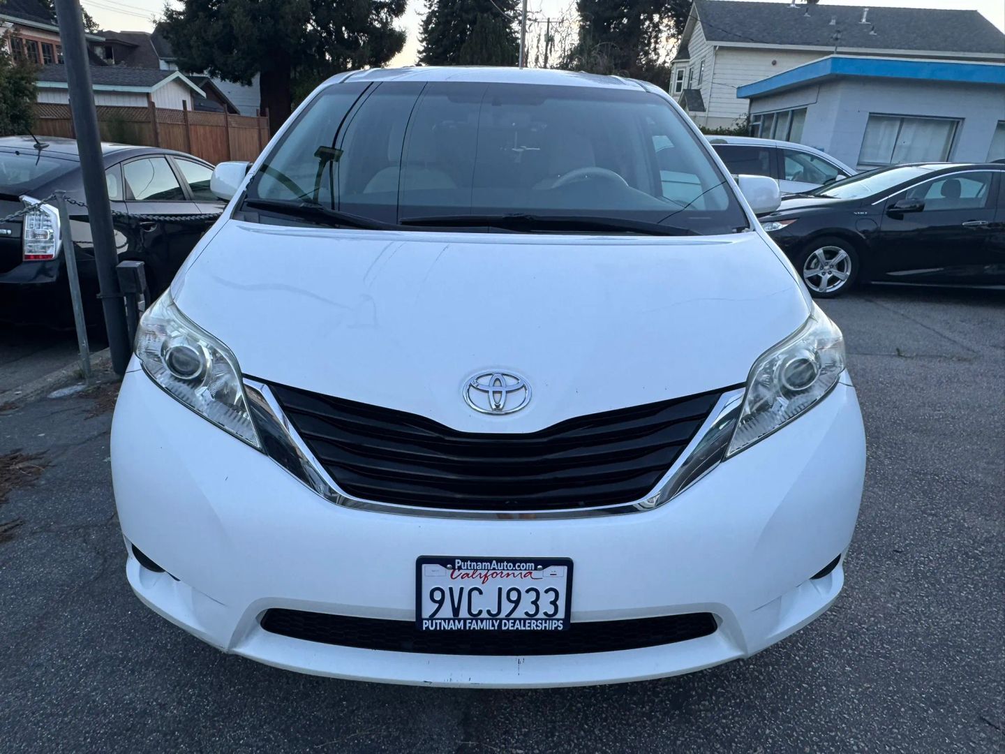 toyota sienna 2011 5TDJK3DC4BS004380 image toyota sienna 2011 5TDJK3DC4BS004380 image