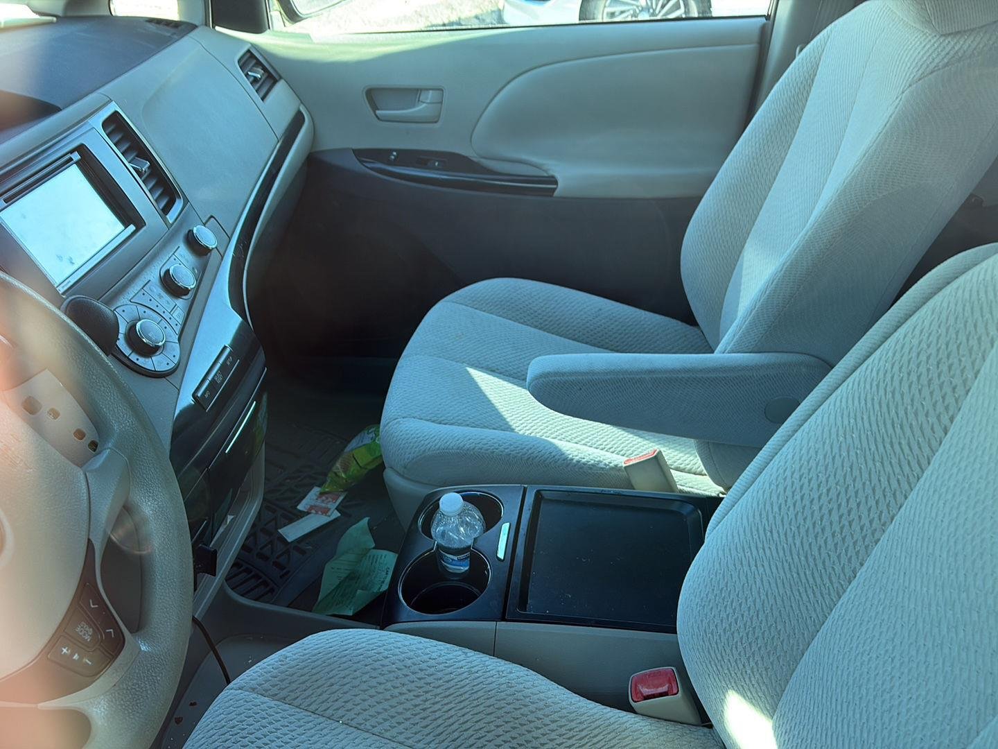 toyota sienna 2011 5TDJK3DC6BS021648 image toyota sienna 2011 5TDJK3DC6BS021648 image