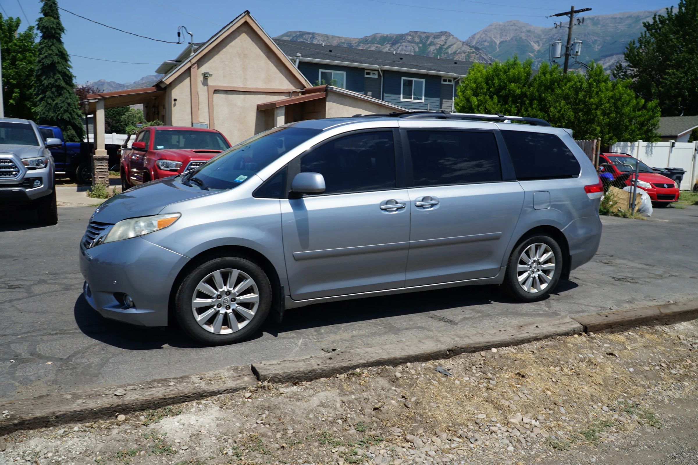 toyota sienna 2011 5TDDK3DCXBS010004 image toyota sienna 2011 5TDDK3DCXBS010004 image