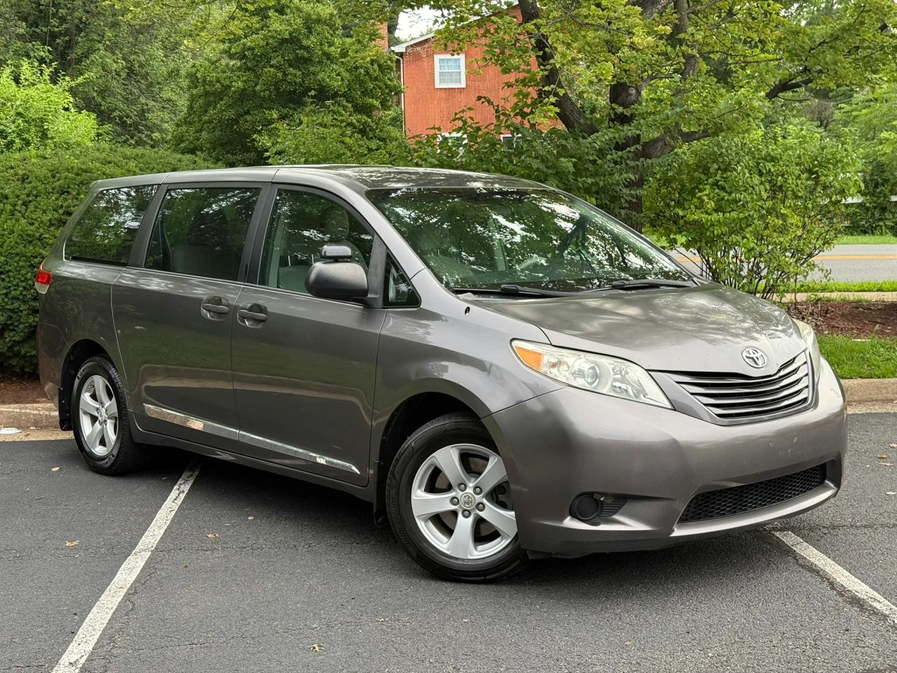 toyota sienna 2011 5TDKA3DC9BS009209 image toyota sienna 2011 5TDKA3DC9BS009209 image