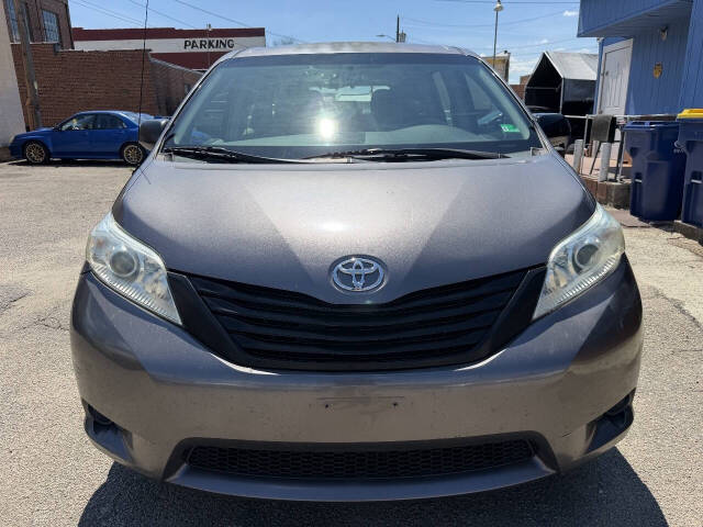 toyota sienna 2011 5TDZK3DC5BS132081 image toyota sienna 2011 5TDZK3DC5BS132081 image