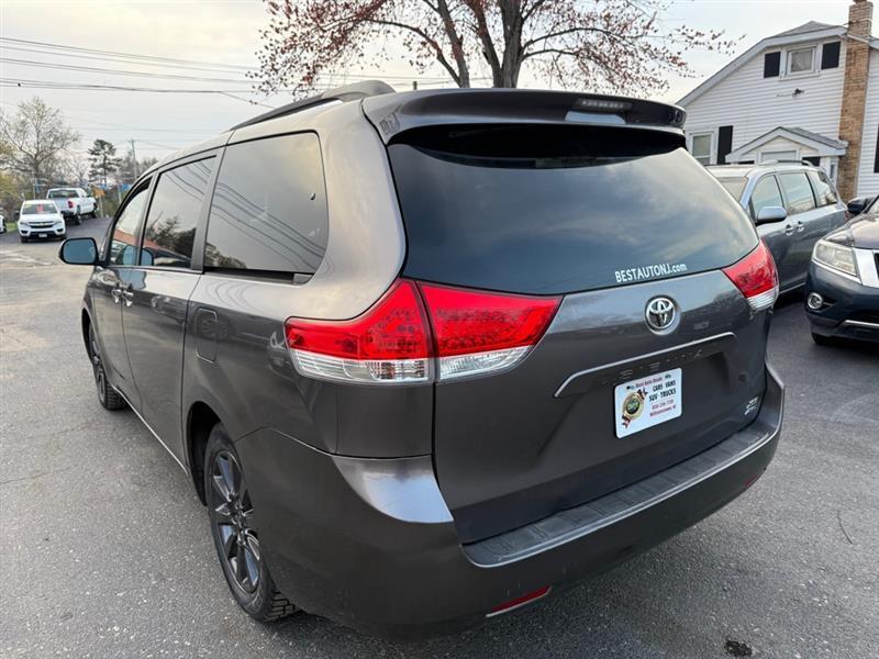toyota sienna 2011 5TDDK3DC6BS022652 image
