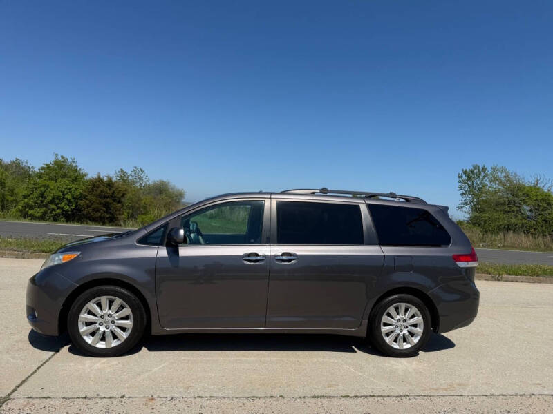 toyota sienna 2011 5TDDK3DC1BS004107 image toyota sienna 2011 5TDDK3DC1BS004107 image