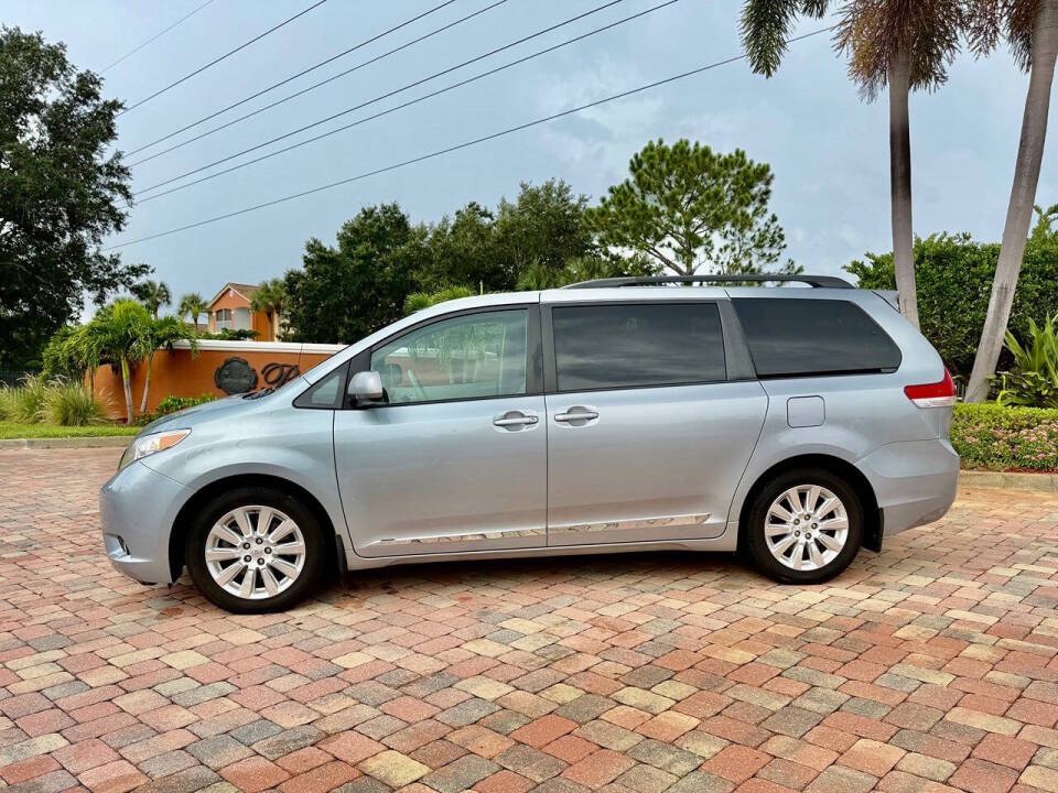 toyota sienna 2011 5TDDK3DC3BS010670 image toyota sienna 2011 5TDDK3DC3BS010670 image