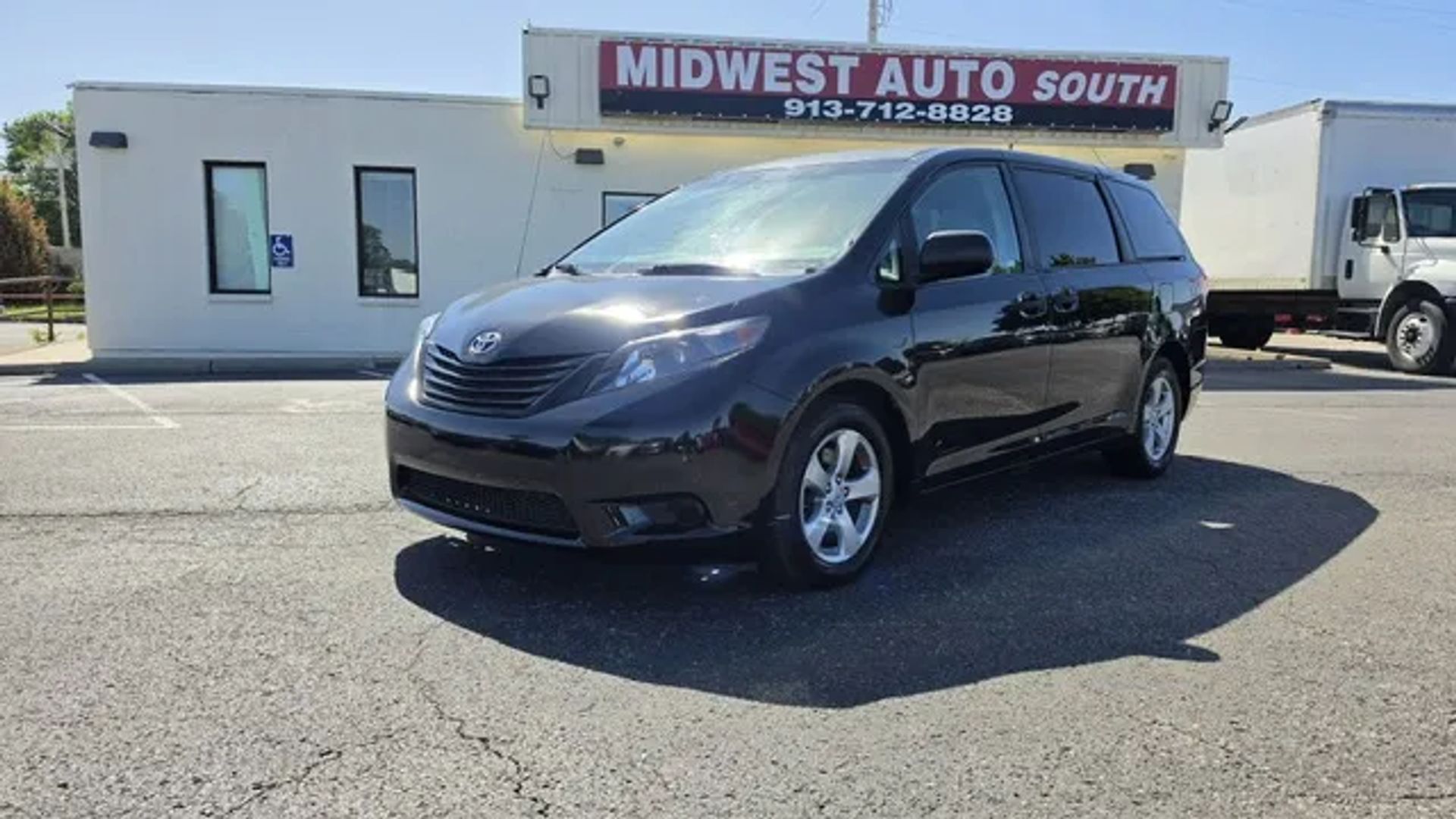 toyota sienna 2011 5TDZK3DC3BS175690 image toyota sienna 2011 5TDZK3DC3BS175690 image