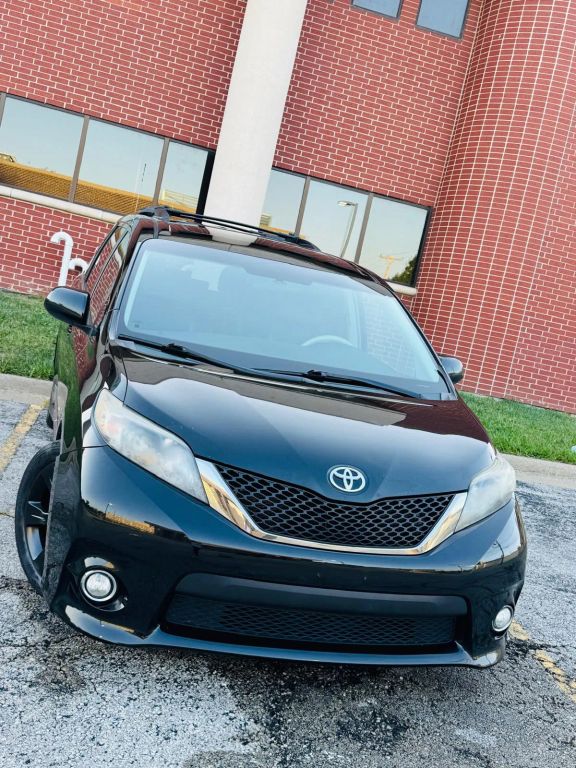toyota sienna 2011 5TDXK3DC4BS104733 image toyota sienna 2011 5TDXK3DC4BS104733 image