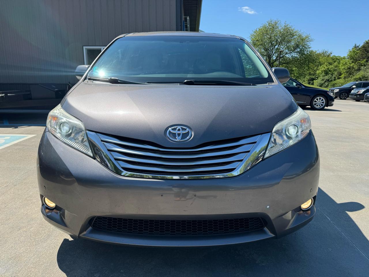 toyota sienna 2011 5TDDK3DC7BS027570 image toyota sienna 2011 5TDDK3DC7BS027570 image