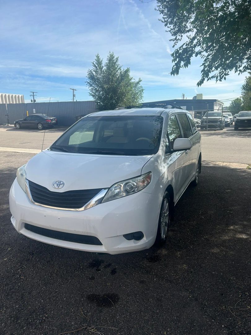 toyota sienna 2013 5TDJK3DC4DS069815 image toyota sienna 2013 5TDJK3DC4DS069815 image