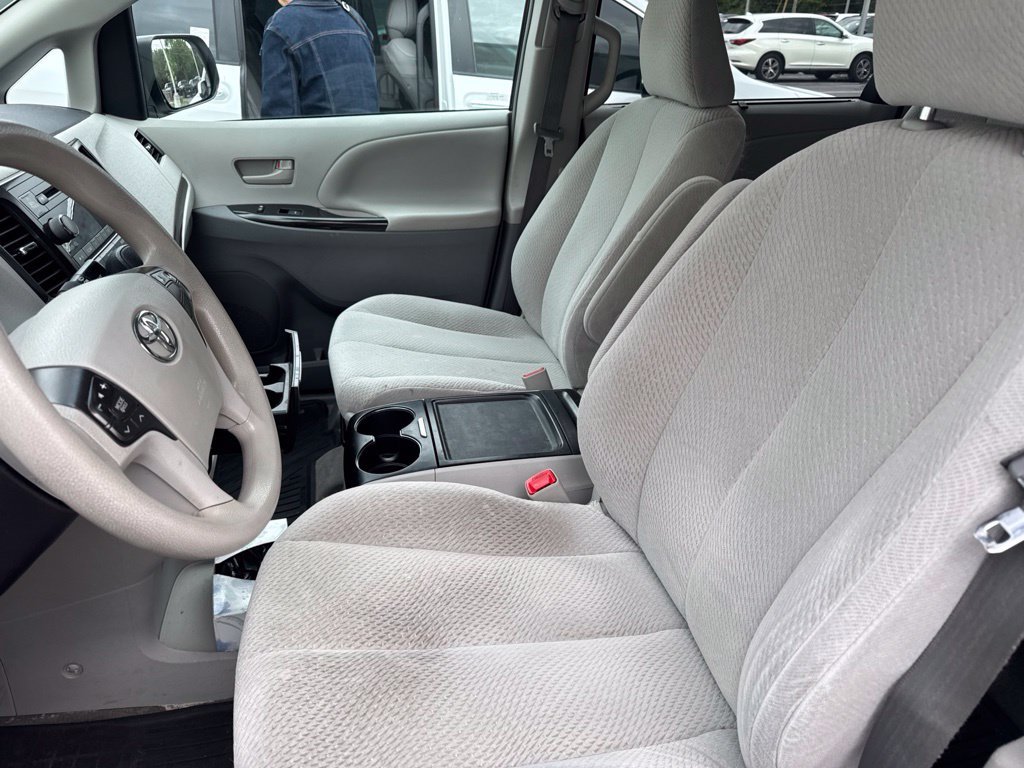 toyota sienna 2013 5TDJK3DC3DS056893 image toyota sienna 2013 5TDJK3DC3DS056893 image