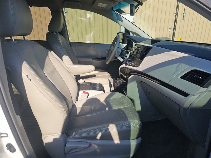 toyota sienna 2013 5TDKK3DC5DS322824 image toyota sienna 2013 5TDKK3DC5DS322824 image