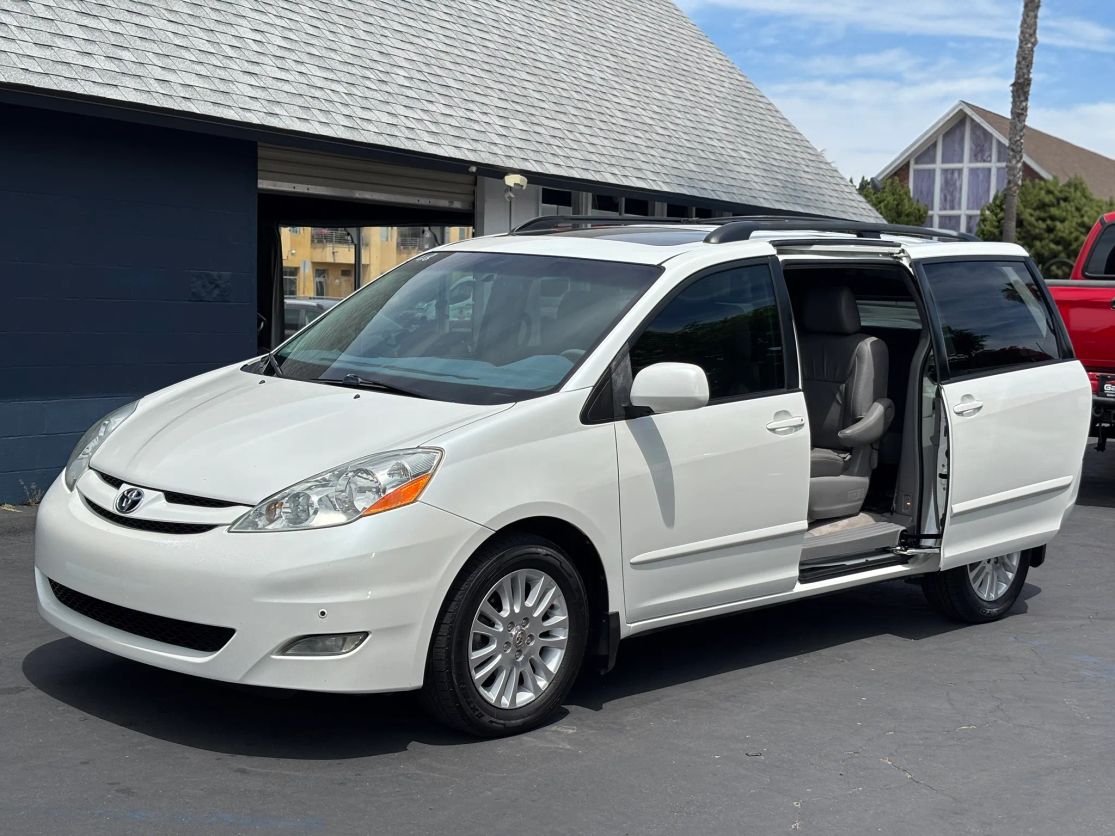 toyota sienna 2010 5TDYK4CC8AS323480 image toyota sienna 2010 5TDYK4CC8AS323480 image