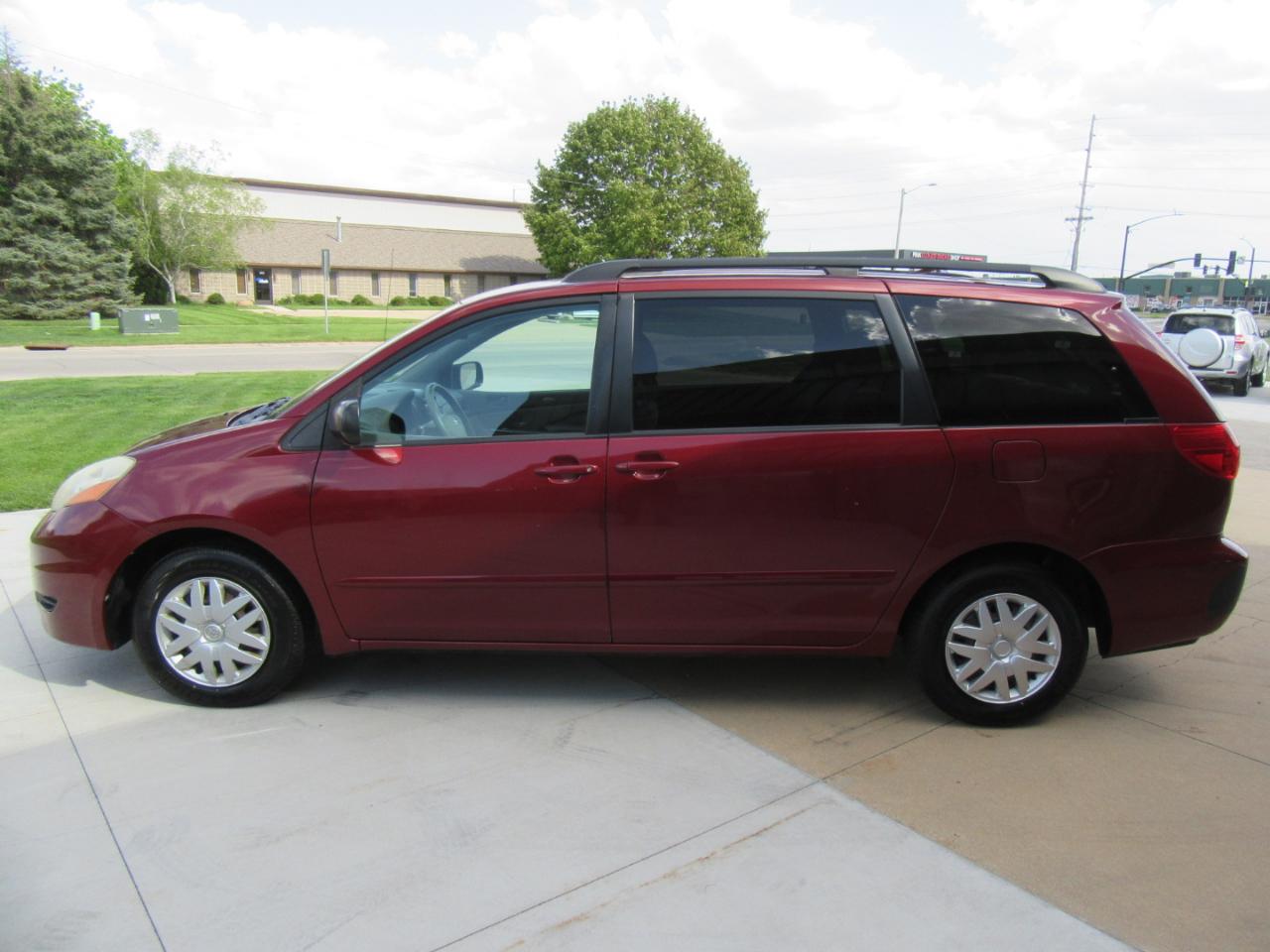 toyota sienna 2010 5TDKK4CC7AS321032 image toyota sienna 2010 5TDKK4CC7AS321032 image