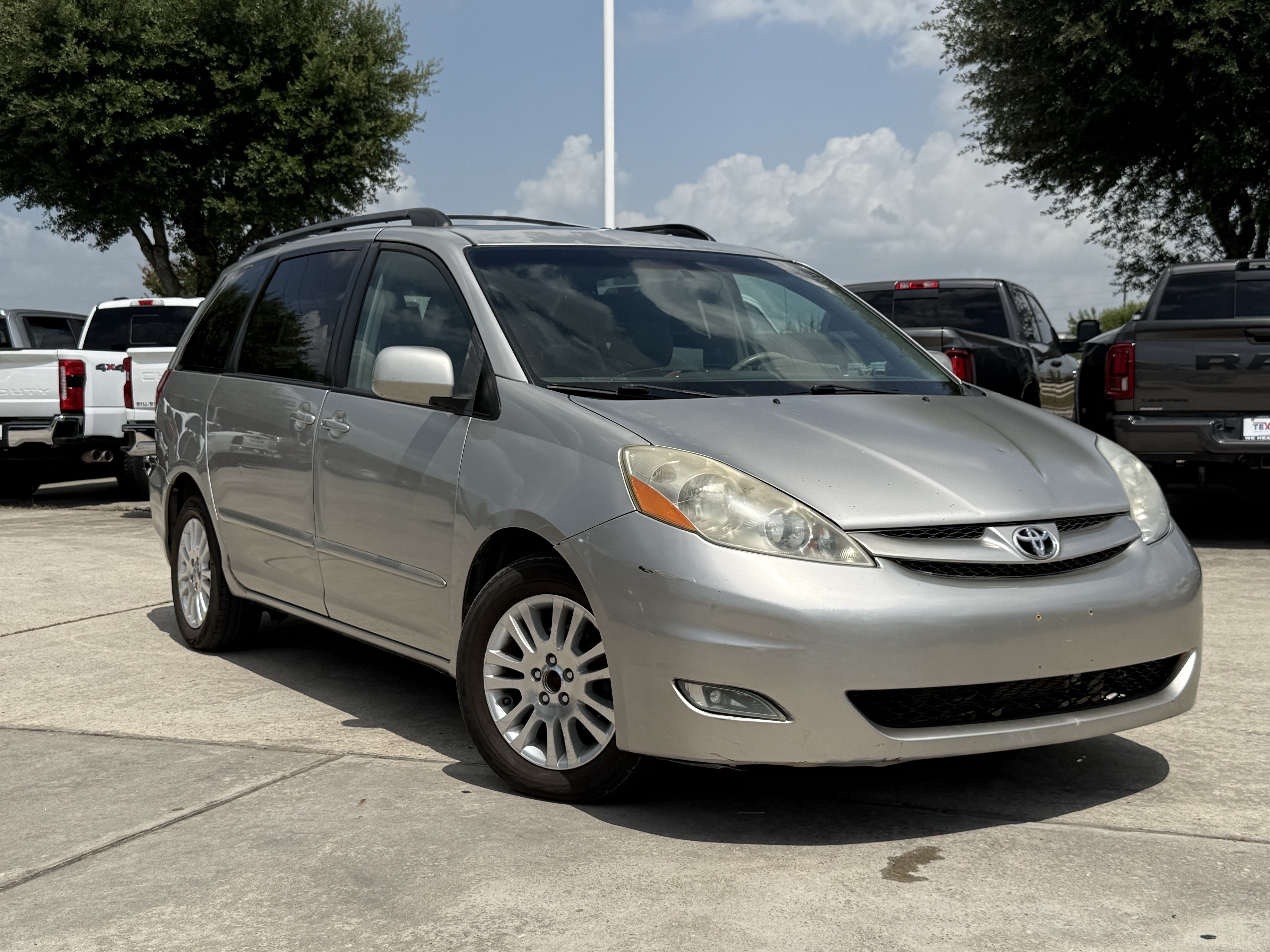 toyota sienna 2010 5TDYK4CC9AS338893 image toyota sienna 2010 5TDYK4CC9AS338893 image