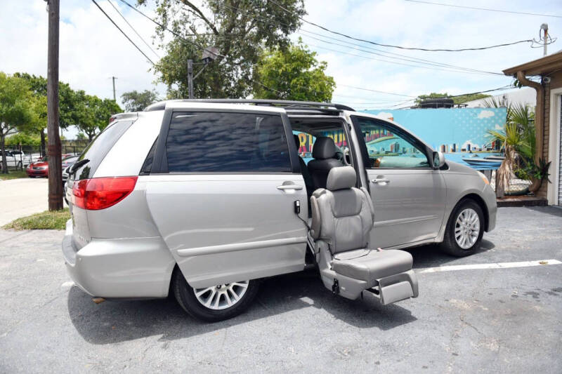 toyota sienna 2010 5TDYK4CC2AS320963 image toyota sienna 2010 5TDYK4CC2AS320963 image