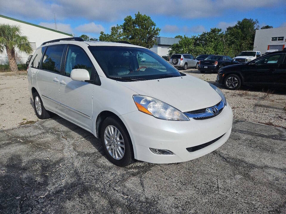 toyota sienna 2010 5TDDK4CCXAS030985 image toyota sienna 2010 5TDDK4CCXAS030985 image
