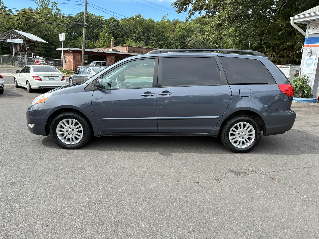 toyota sienna 2010 5TDDK4CC7AS028868 image toyota sienna 2010 5TDDK4CC7AS028868 image