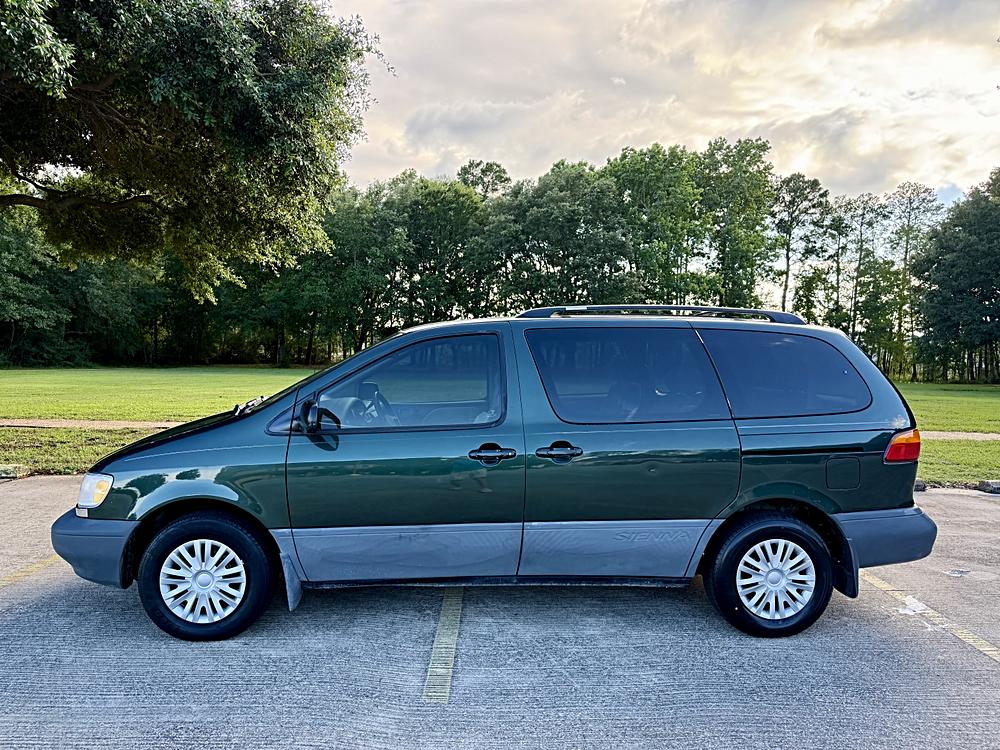 toyota sienna 2000 4T3ZF13CXYU207505 image toyota sienna 2000 4T3ZF13CXYU207505 image