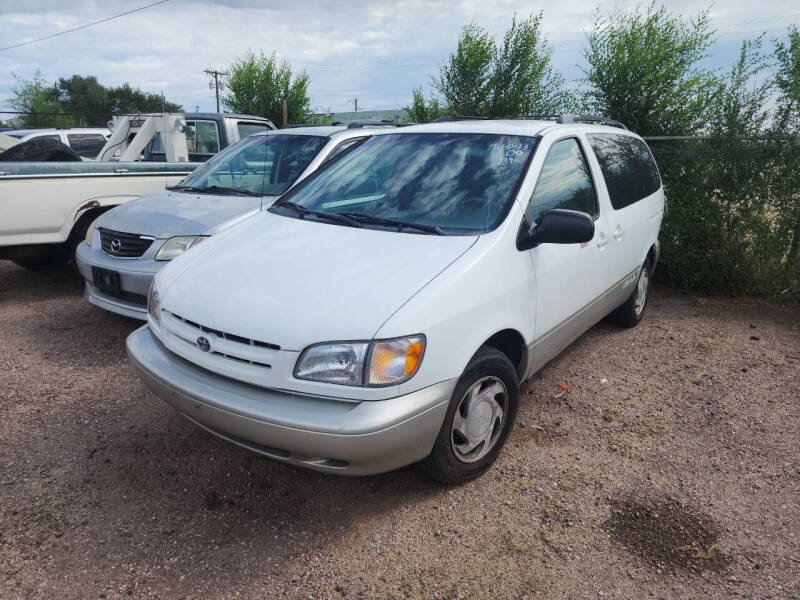 toyota sienna 2000 4T3ZF13C9YU236798 image toyota sienna 2000 4T3ZF13C9YU236798 image