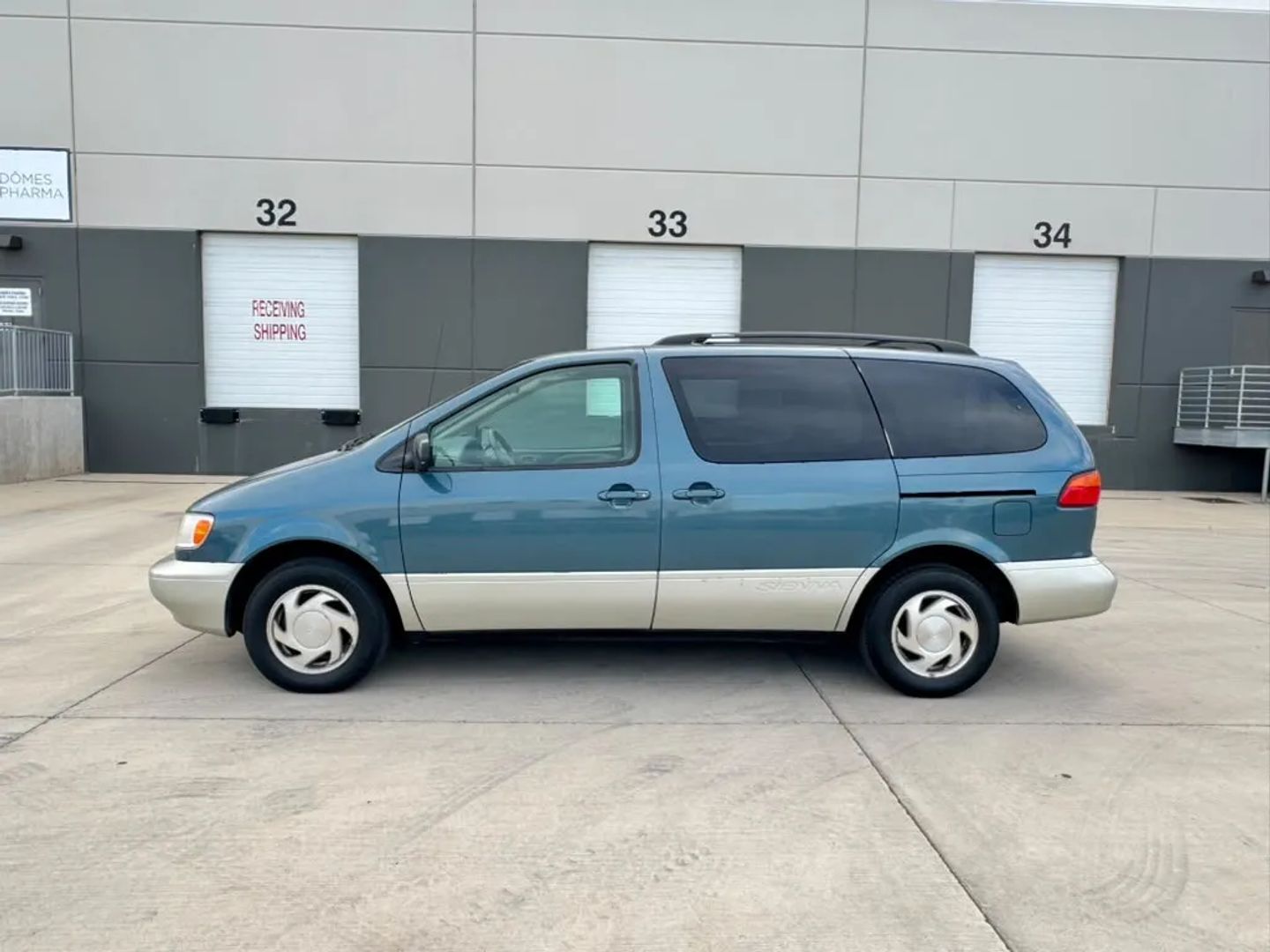 toyota sienna 2000 4T3ZF13C6YU180349 image toyota sienna 2000 4T3ZF13C6YU180349 image