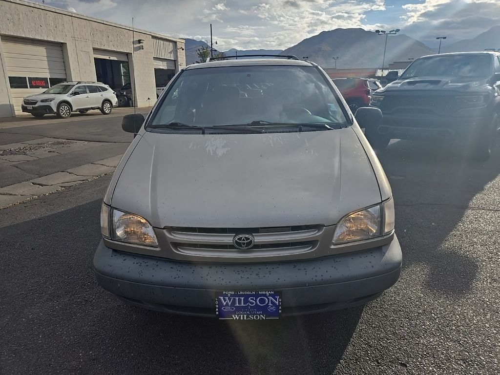 toyota sienna 2000 4T3ZF13CXYU273570 image toyota sienna 2000 4T3ZF13CXYU273570 image