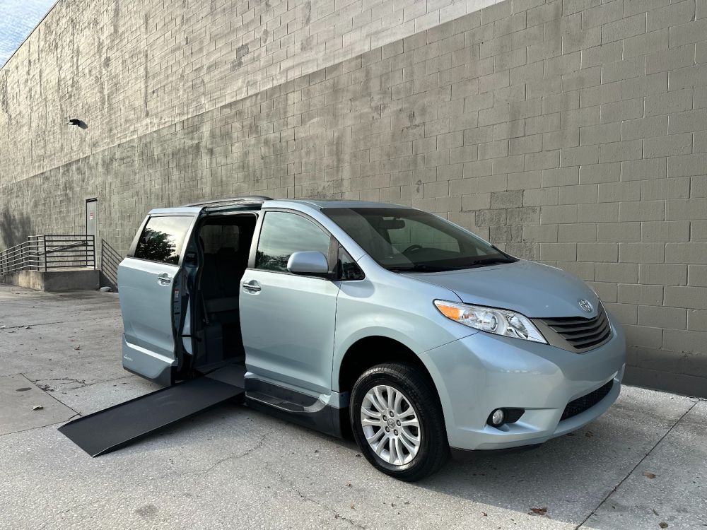 toyota sienna 2015 5TDYK3DC8FS618336 image toyota sienna 2015 5TDYK3DC8FS618336 image
