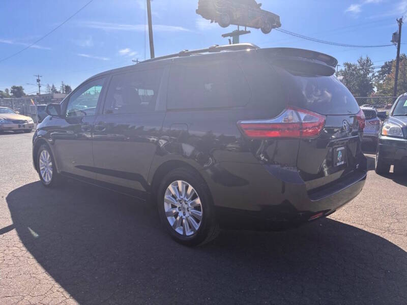 toyota sienna 2015 5TDJK3DC7FS120646 image toyota sienna 2015 5TDJK3DC7FS120646 image