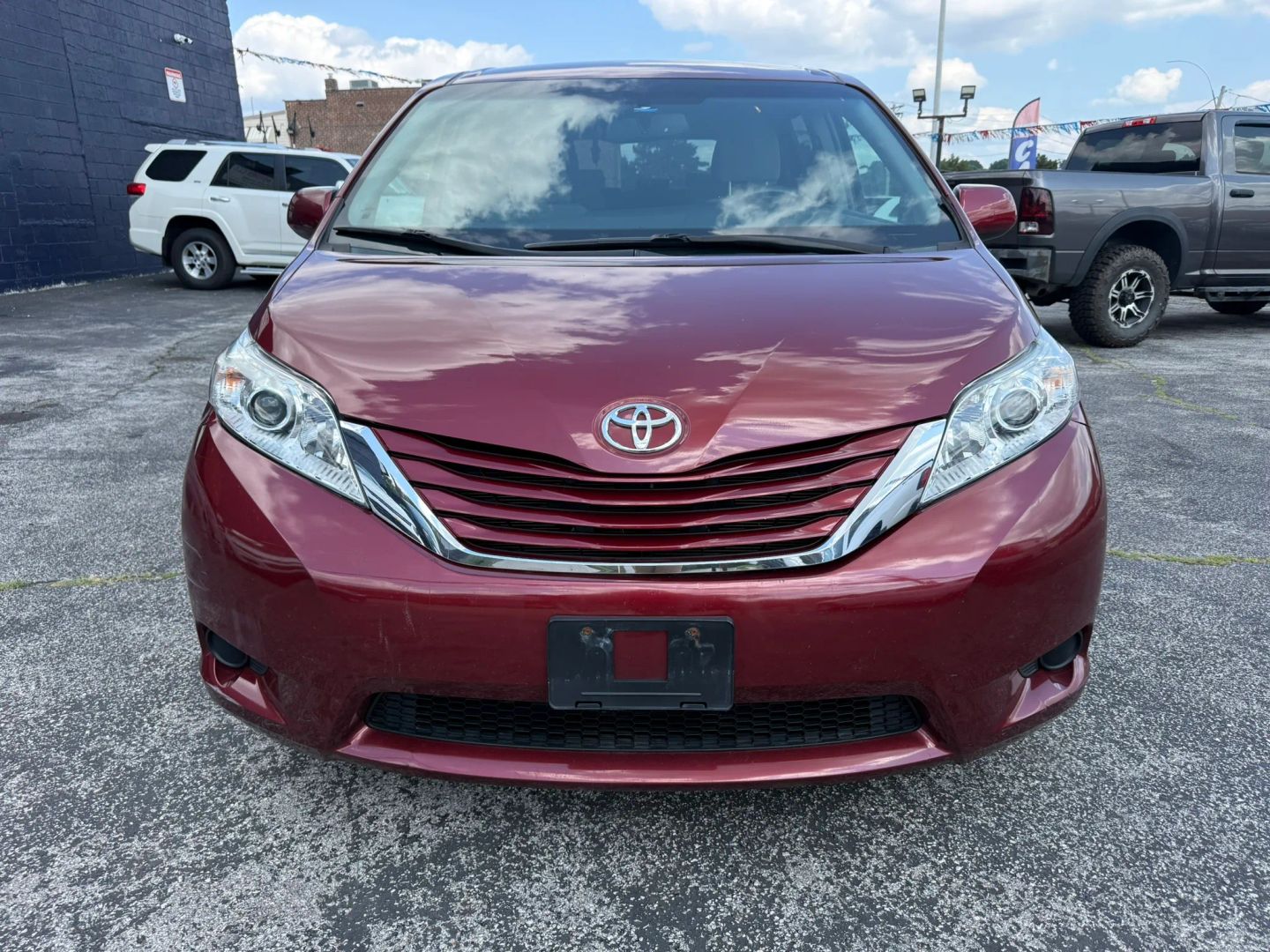 toyota sienna 2015 5TDJK3DC8FS105539 image toyota sienna 2015 5TDJK3DC8FS105539 image