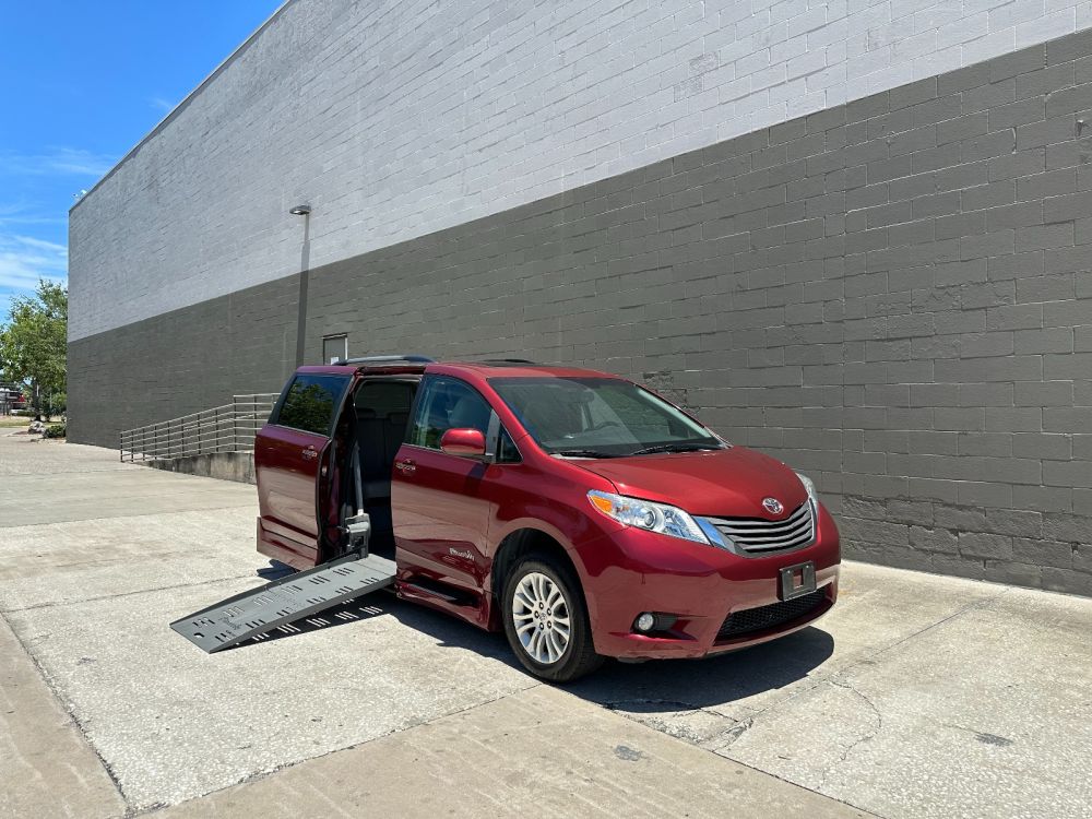 toyota sienna 2015 5TDYK3DC9FS686869 image toyota sienna 2015 5TDYK3DC9FS686869 image