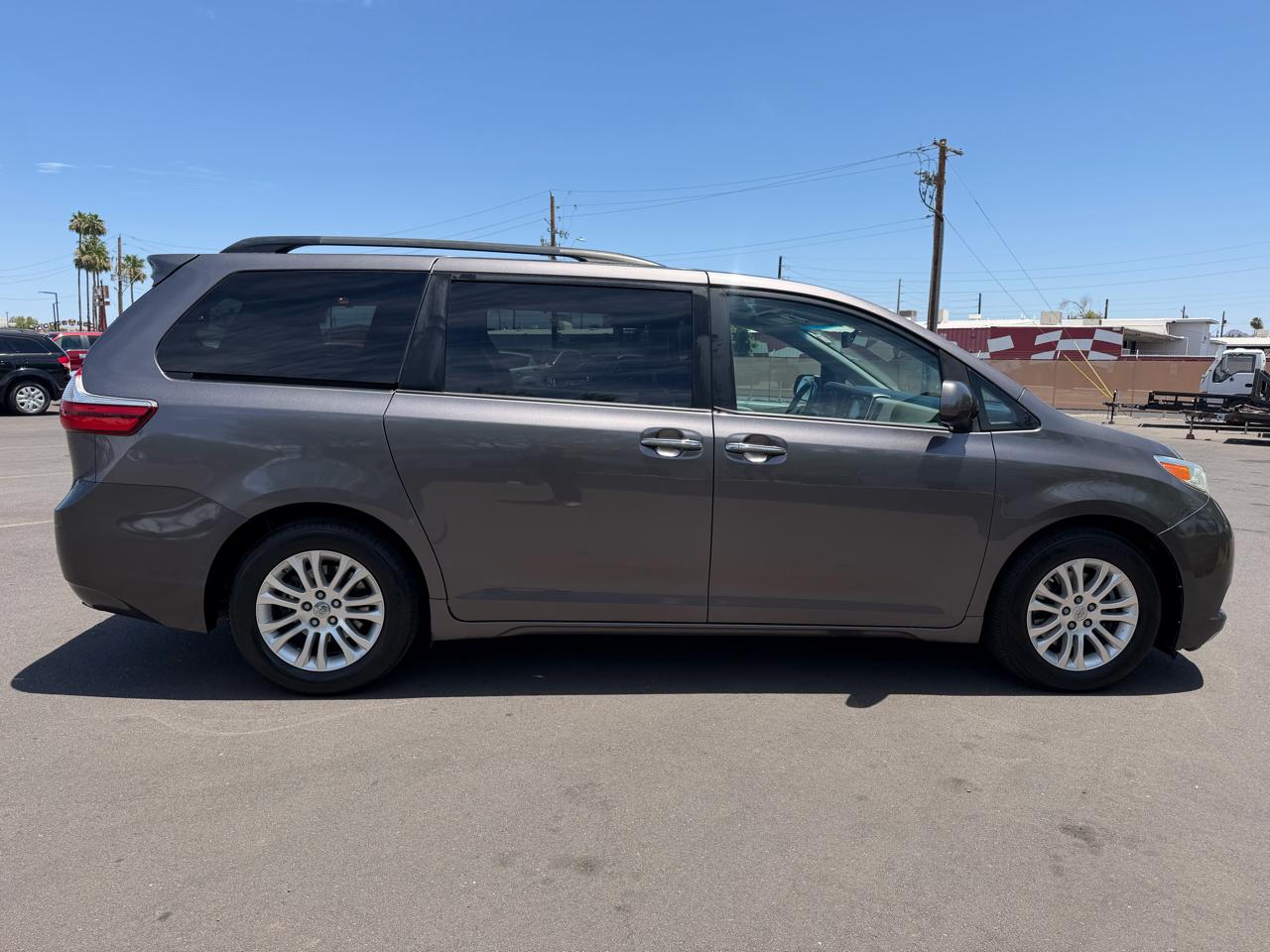 toyota sienna 2015 5TDYK3DC9FS664287 image toyota sienna 2015 5TDYK3DC9FS664287 image