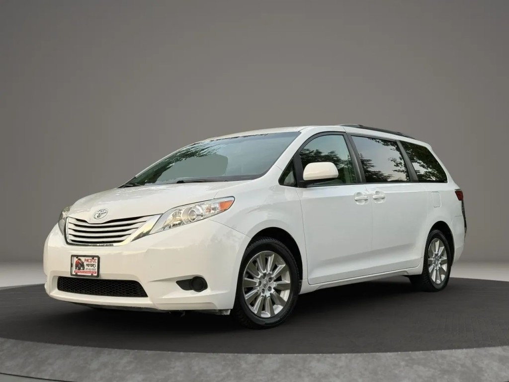 toyota sienna 2015 5TDJK3DC2FS110056 image toyota sienna 2015 5TDJK3DC2FS110056 image