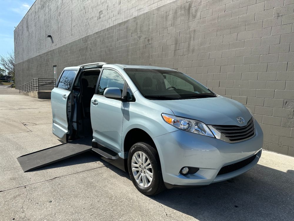 toyota sienna 2015 5TDYK3DC8FS631426 image toyota sienna 2015 5TDYK3DC8FS631426 image