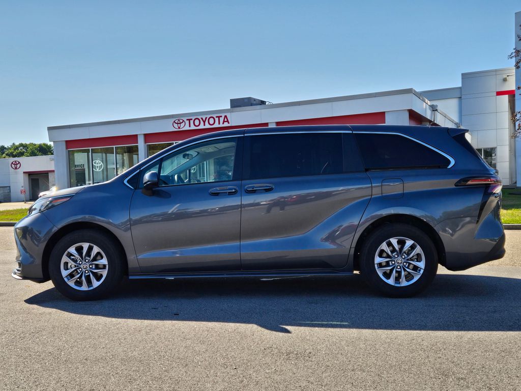 toyota sienna 2025 5TDKRKEC0SS266230 image